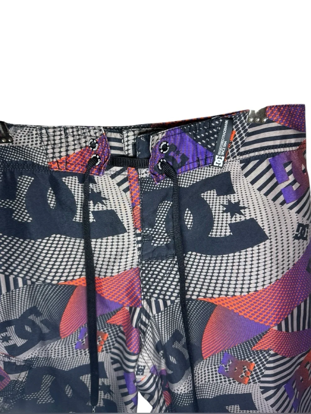 DC Shoes board shorts men size 26
